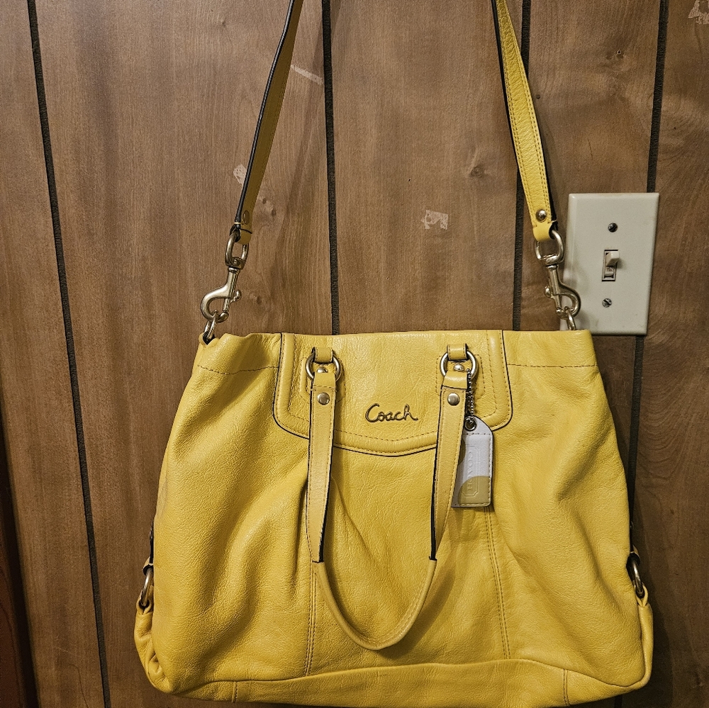Coach purse - Picture 4 of 4